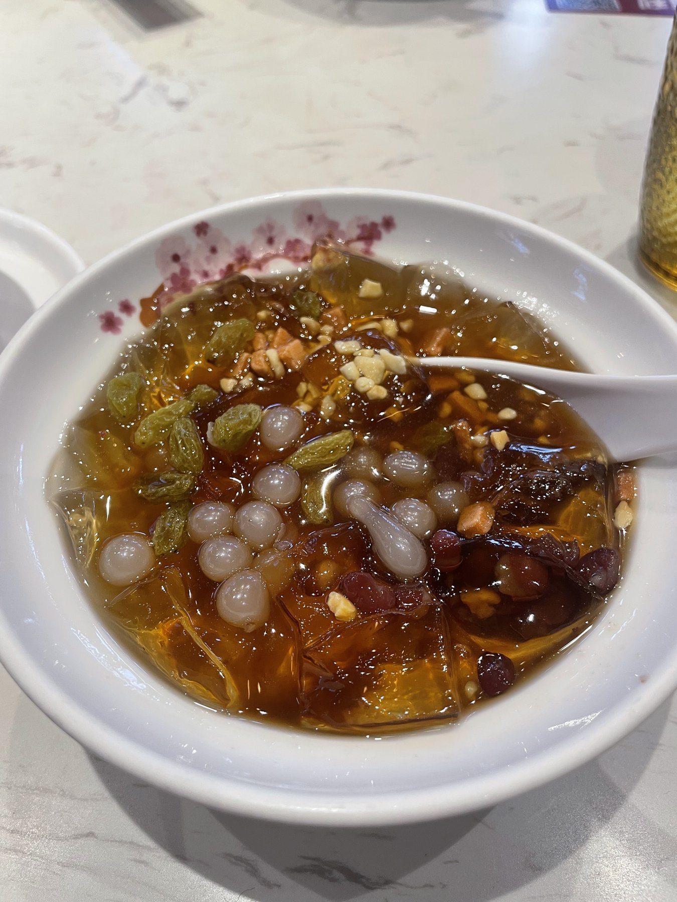 加花生葡萄乾紅豆與小圓子的老重慶冰粉