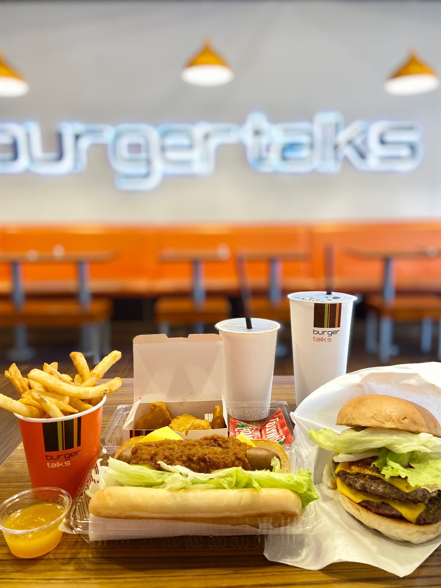 Burger Talks 漢堡套餐餐桌