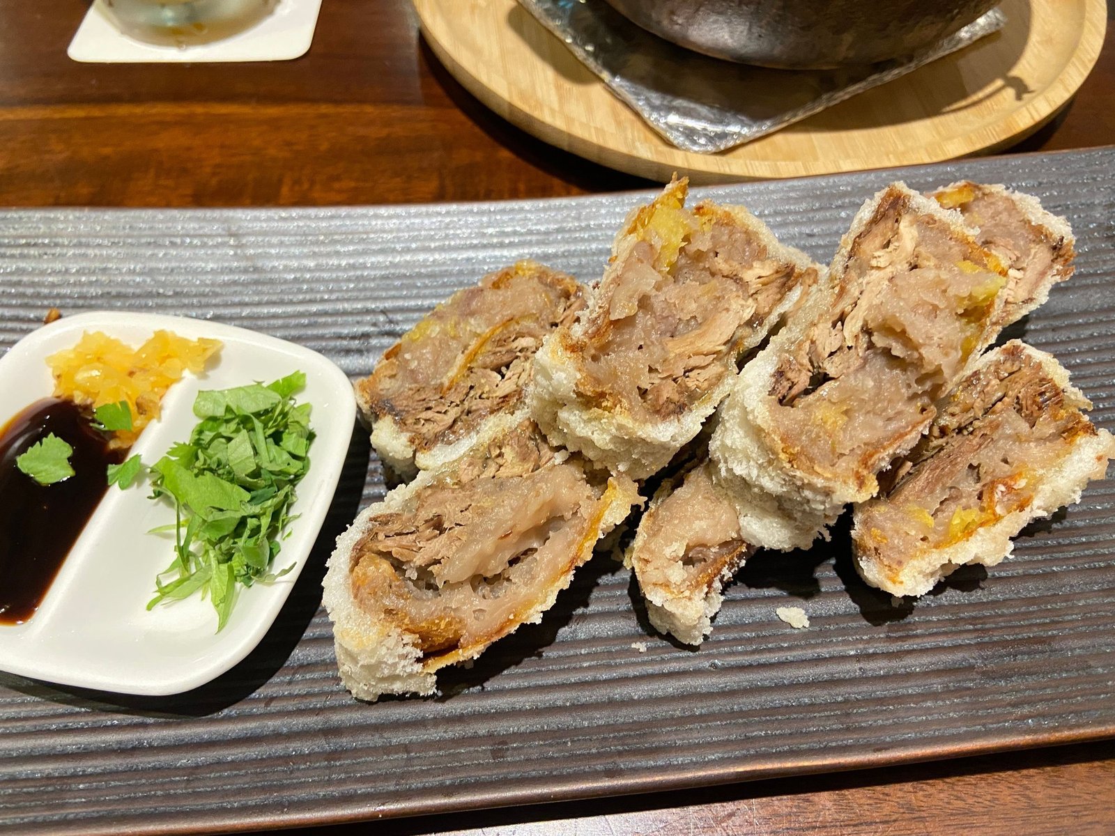 十二月粥品台北大安店酥炸芋香鴨