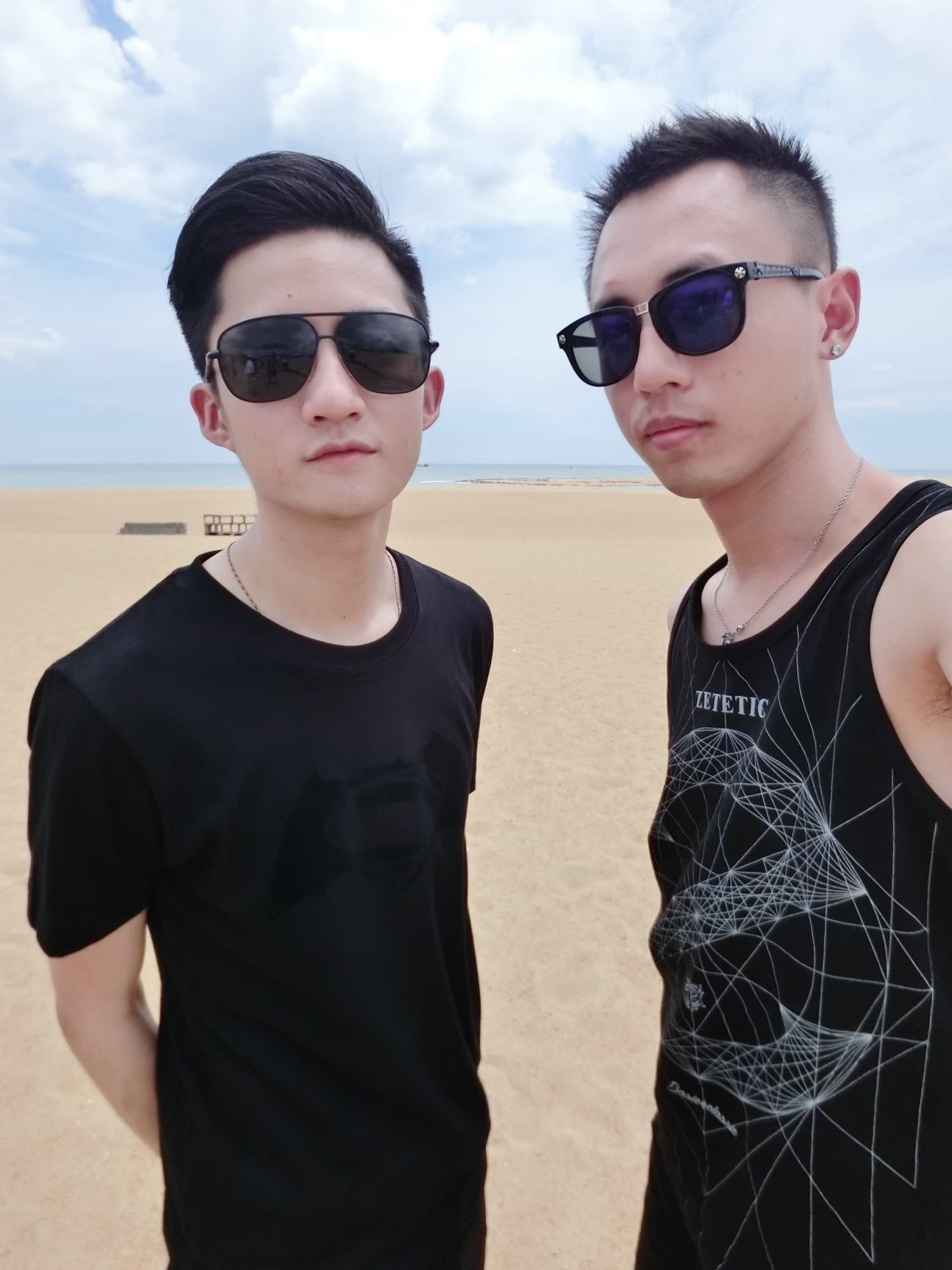 博鰲玉帶灘寬闊沙岸雙人合照