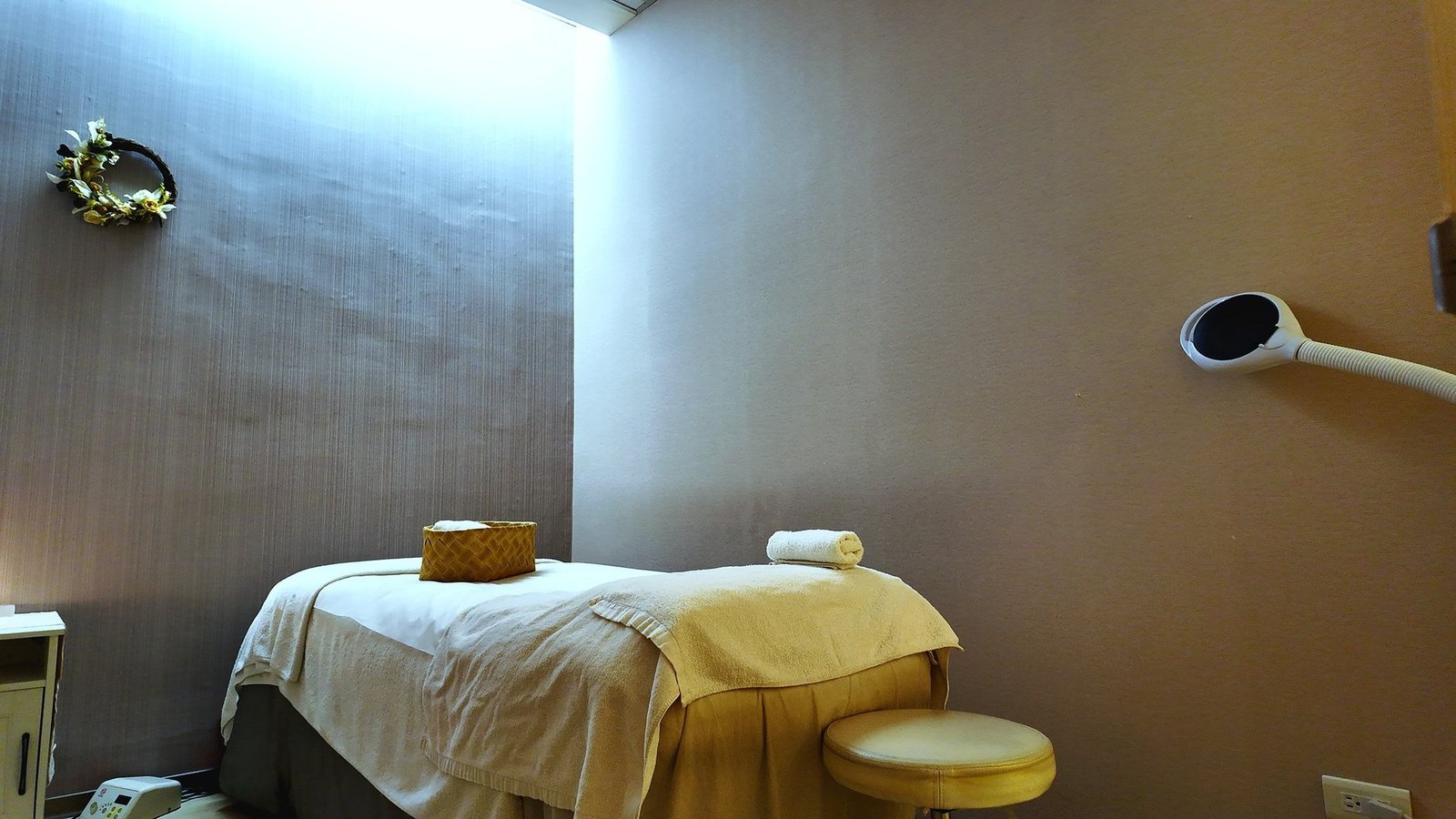 四季美學 SPA 府中館單人護理房