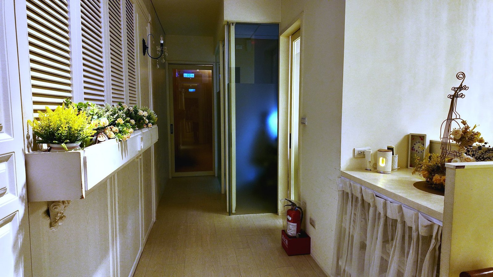 四季美學 SPA 府中館內部走廊