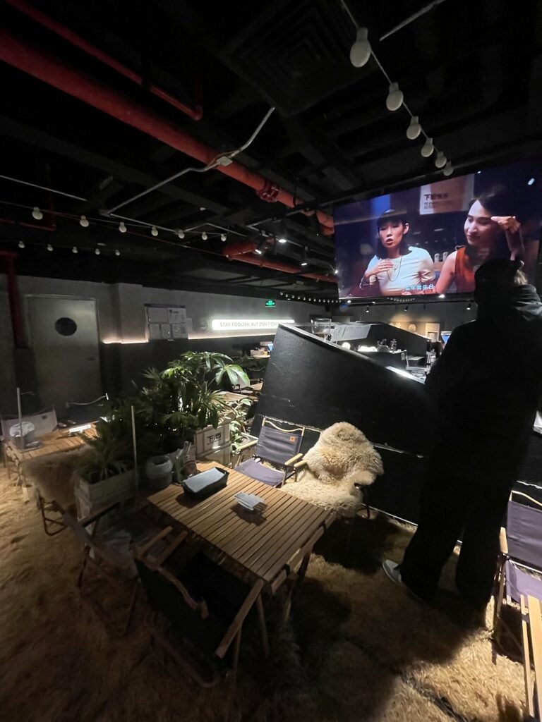 北京餐飲空間電視與座位區