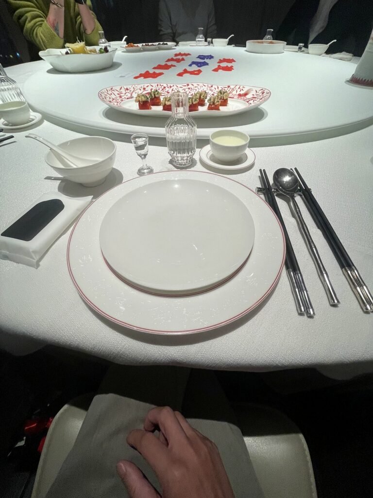 北京湘上湘晚餐圓桌與餐具
