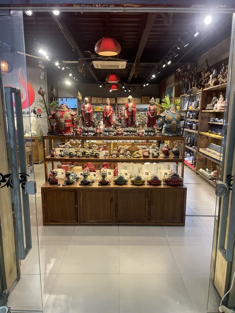佛山陶藝店鋪入口與陶藝擺飾