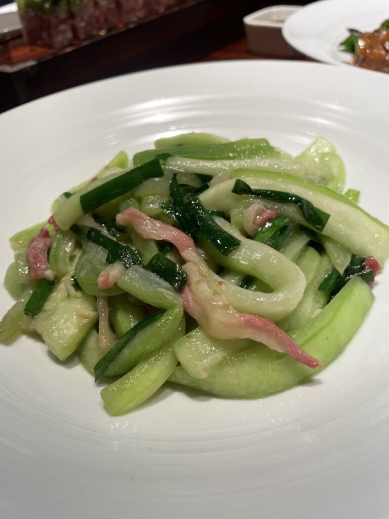 庭院江南菜絲瓜炒肉片