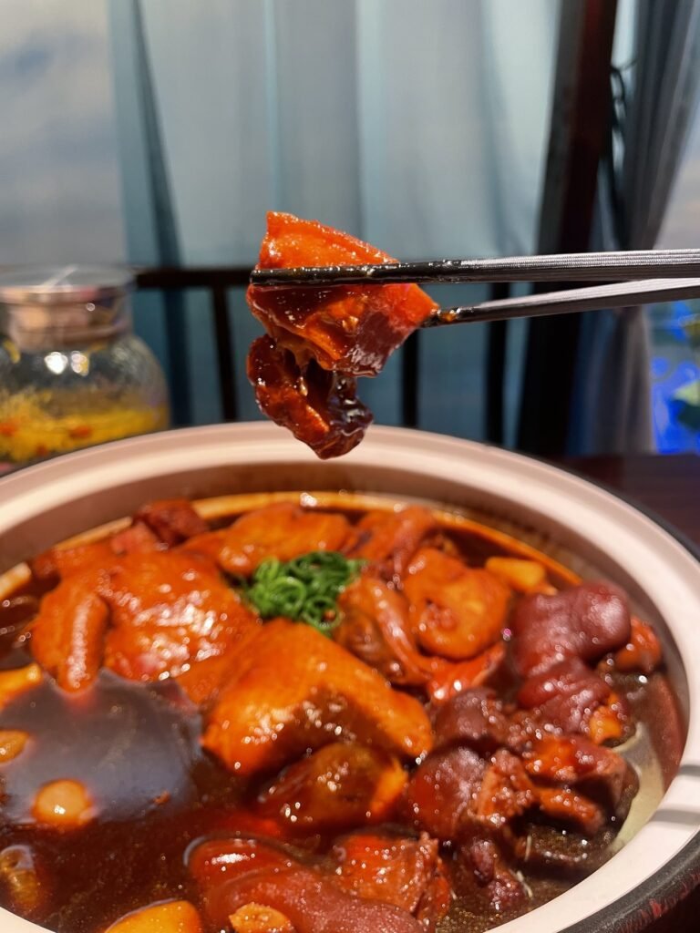 庭院江南菜紅燒料理筷子特寫