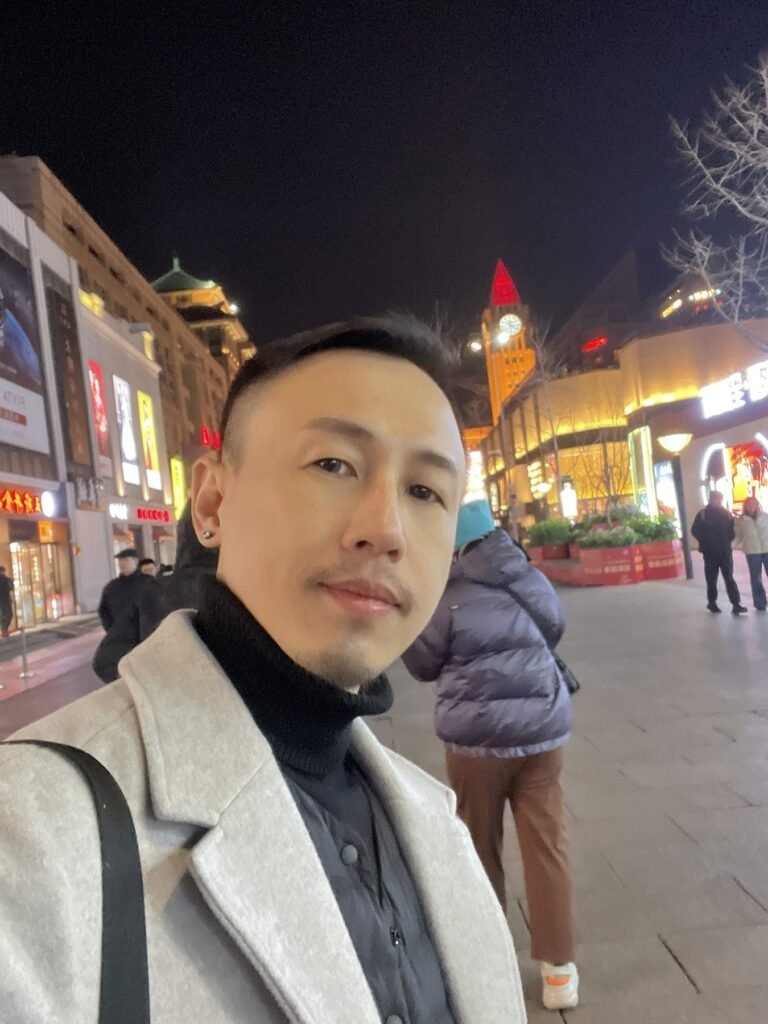 王府井夜晚自拍與鐘樓