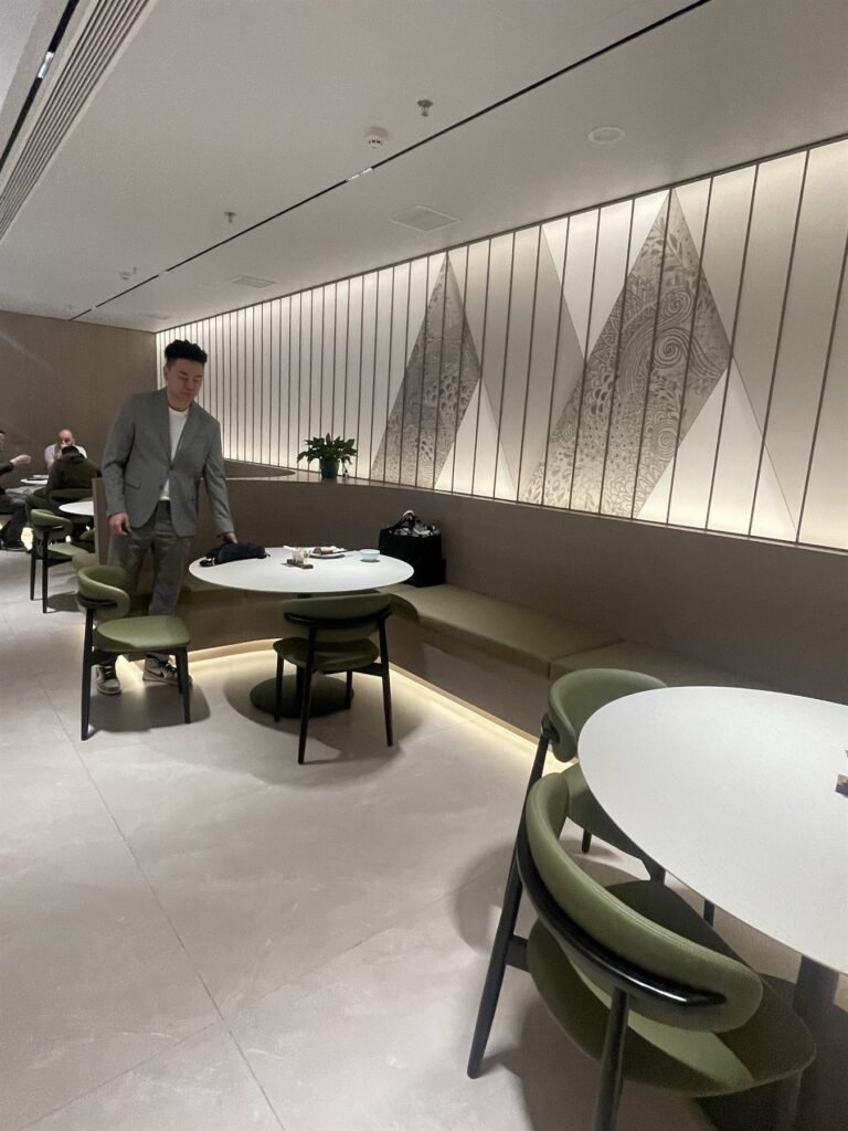 廣州飯店早餐餐廳一角